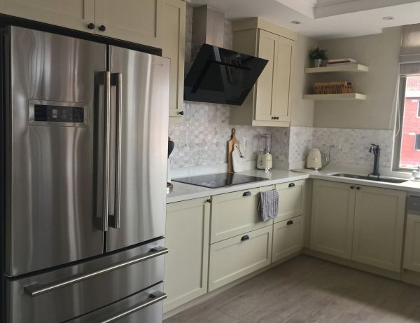 Cabinet Pulls Installation in Hurst